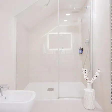 Days - Two-bedroom Maisonette With Ac And Terrace With Grill In Vinohrady *